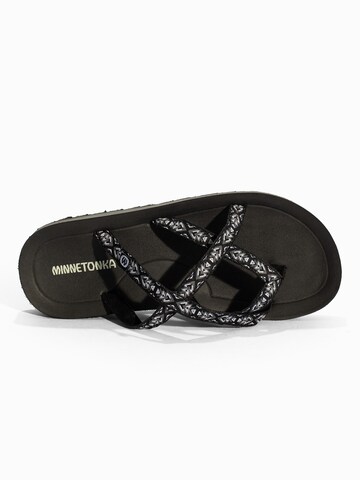 Infradito 'Hanna' di Minnetonka in nero