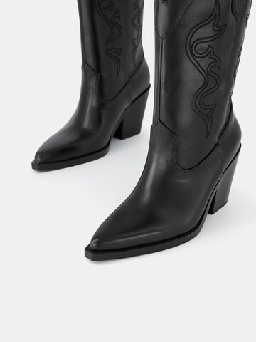 Bershka Cowboy Boots in Black