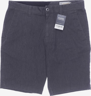 Volcom Shorts in 32 in Grey: front