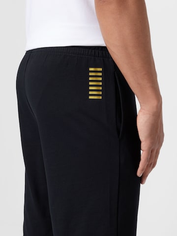 Regular Pantaloni de la Emporio Armani pe negru