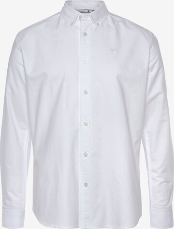 DELMAO Regular fit Button Up Shirt in White: front