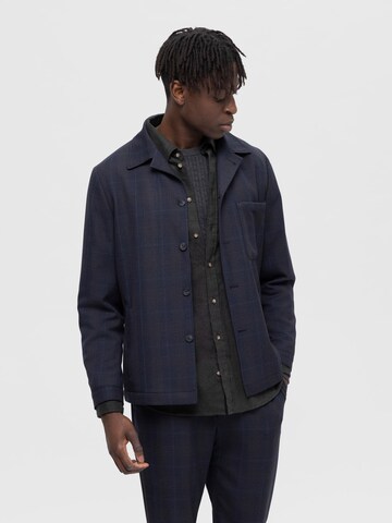 SELECTED HOMME Comfort fit Prehodna jakna 'Robert' | modra barva: sprednja stran
