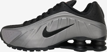 Nike Sportswear Tenisky 'SHOX R4' – šedá: přední strana