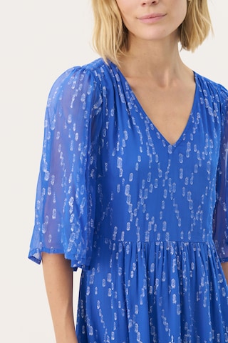 Robe 'Terja' Part Two en bleu