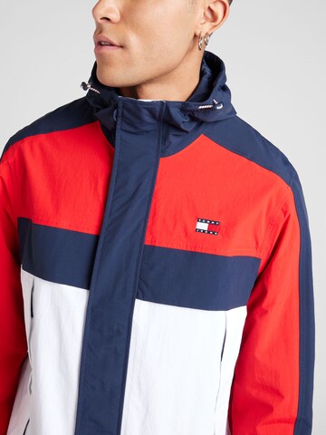 Veste mi-saison Tommy Jeans en rouge