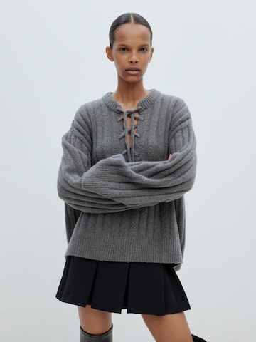 Pull-over 'Jascha' EDITED en gris : devant