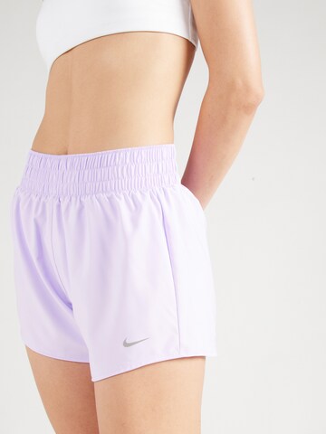 NIKE Regular Sportbroek 'One' in Lila