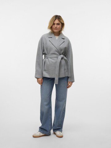 VERO MODA Overgangsfrakke 'VMFORTUNEAYA' i grå