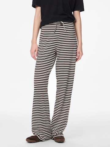 Wide Leg Pantalon 'PCLAYA' PIECES en beige : devant