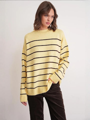 Pull-over oversize MixRay en jaune : devant
