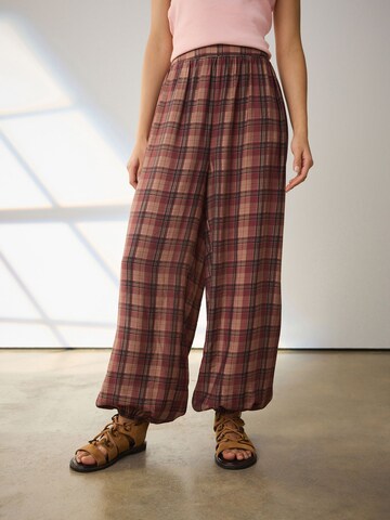 Next Barrel Hose in Pink: Vorderseite