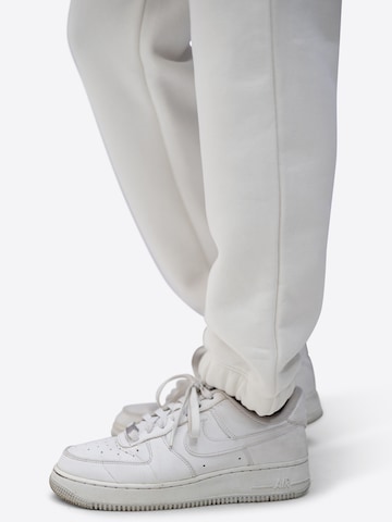 TATES Tapered Workout Pants in White