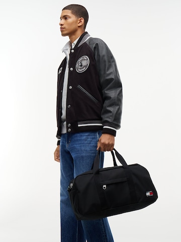 Borsa weekend 'Essential' di Tommy Jeans in nero