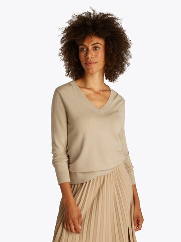 TOMMY HILFIGER Sweater in Green: front