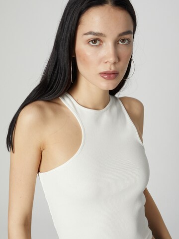 ABOUT YOU x Chiara Biasi Top 'Suki' – bílá