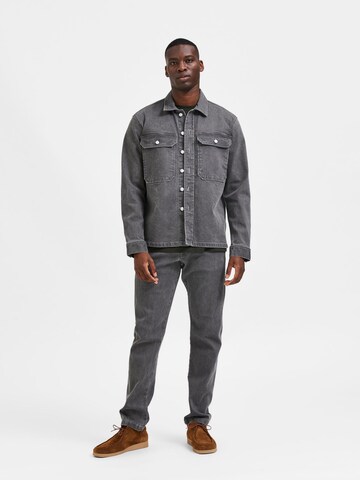 SELECTED HOMME Comfort fit Button Up Shirt in Grey