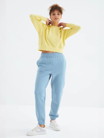 Tommy Life Regular Workout Pants 'Jogginghose' in Blue: front