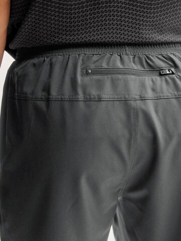 Next - regular Pantalón deportivo en gris