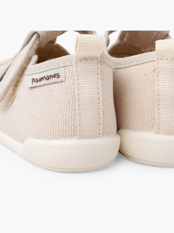 Pisamonas First-step shoe in Beige