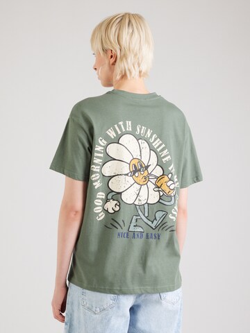 Sublevel T-Shirt in Grün: Vorderseite