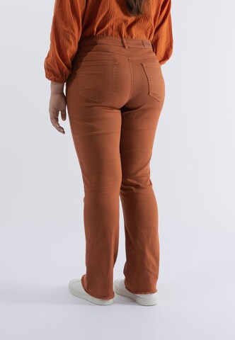 October Regular Pants in Brown