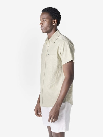 KOROSHI - Ajuste regular Camisa en verde