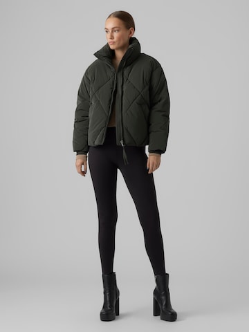 VERO MODA Vinterjakke 'ROGUE' i sort