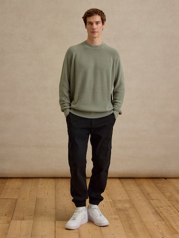 DAN FOX APPAREL Sweater 'Henning' in Green