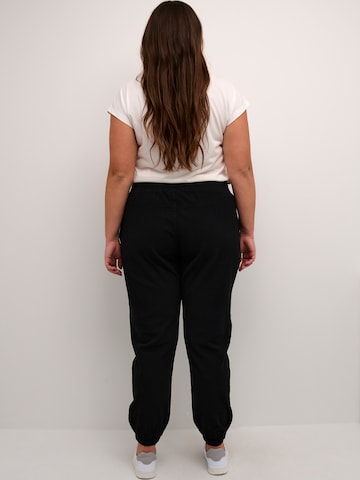 KAFFE CURVE Tapered Pants 'Nana' in Black