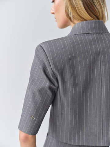 Blazer di MB by Marta Buzolic in grigio