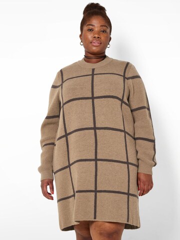 Noisy May Curve Knitted dress in Brown: front