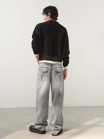 Bershka Baggy Farkut värissä harmaa