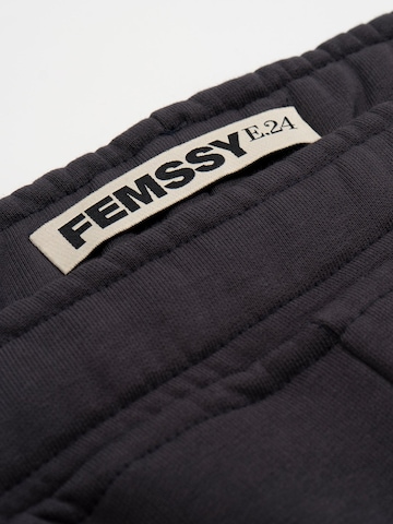 Loosefit Pantalon FEMSSY en gris