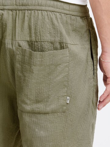 !Solid Regular Chino 'Frevne ' in Groen