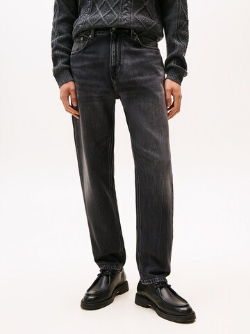 TOMMY HILFIGER Tapered Jeans 'Harlem' in Grau: Vorderseite