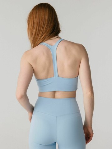 Top ' Stevie ' di Girlfriend Collective in blu