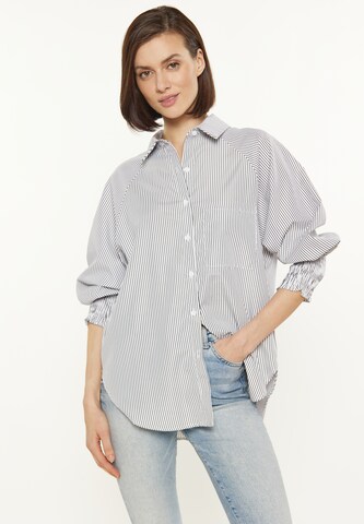 usha BLUE LABEL Blouse in White: front