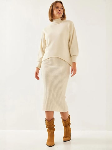 Bianco Lucci Suit in Beige