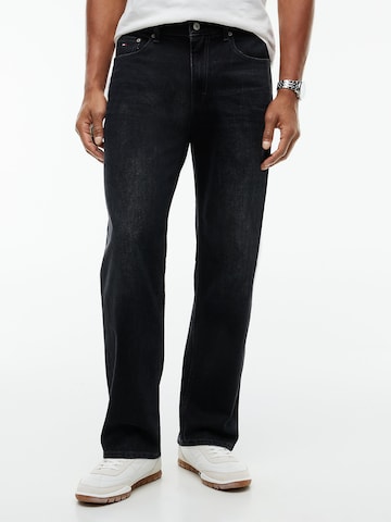 Effilé Jean 'Sonny' Tommy Jeans en noir : devant