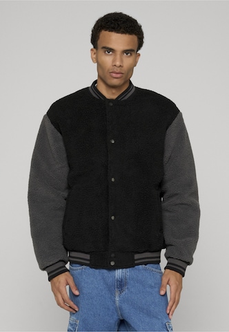 Urban Classics - Chaqueta de entretiempo en negro: frente