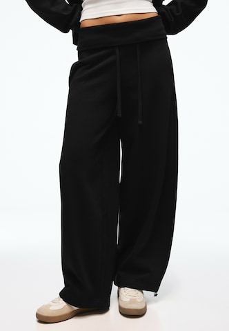 Bershka Barrel Byxa i svart: framsida