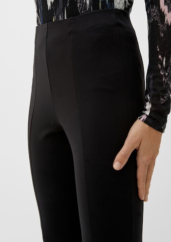 s.Oliver Flared Leggings in Schwarz