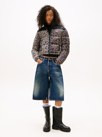 Tommy Jeans Jacke in Braun