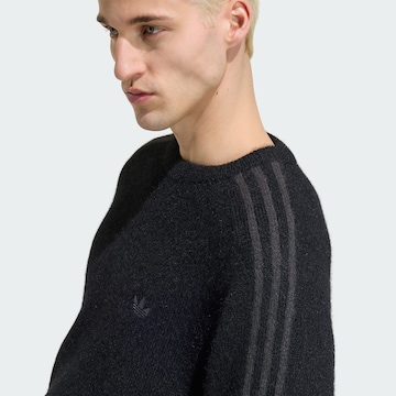 ADIDAS ORIGINALS Πουλόβερ '3 STRIPES FLUFFY KNIT CREW' σε μαύρο