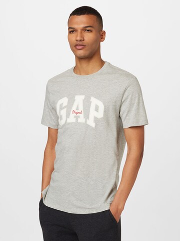 Coupe regular T-Shirt GAP en gris : devant