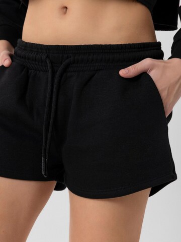 Jacey Quinn - regular Pantalón en negro