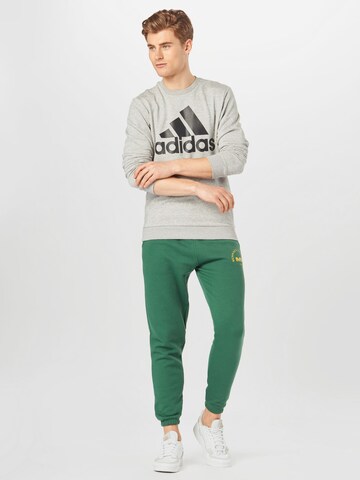 ADIDAS SPORTSWEARSportska sweater majica 'Essentials Big Logo' - siva boja