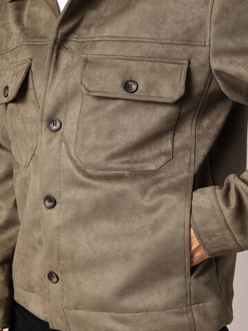 Veste mi-saison 'CRYSTIAN' Deeluxe en vert