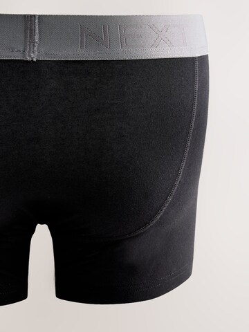 Next Trunks in Schwarz