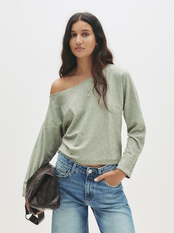 Pull&Bear Pulóver - zöld: elől